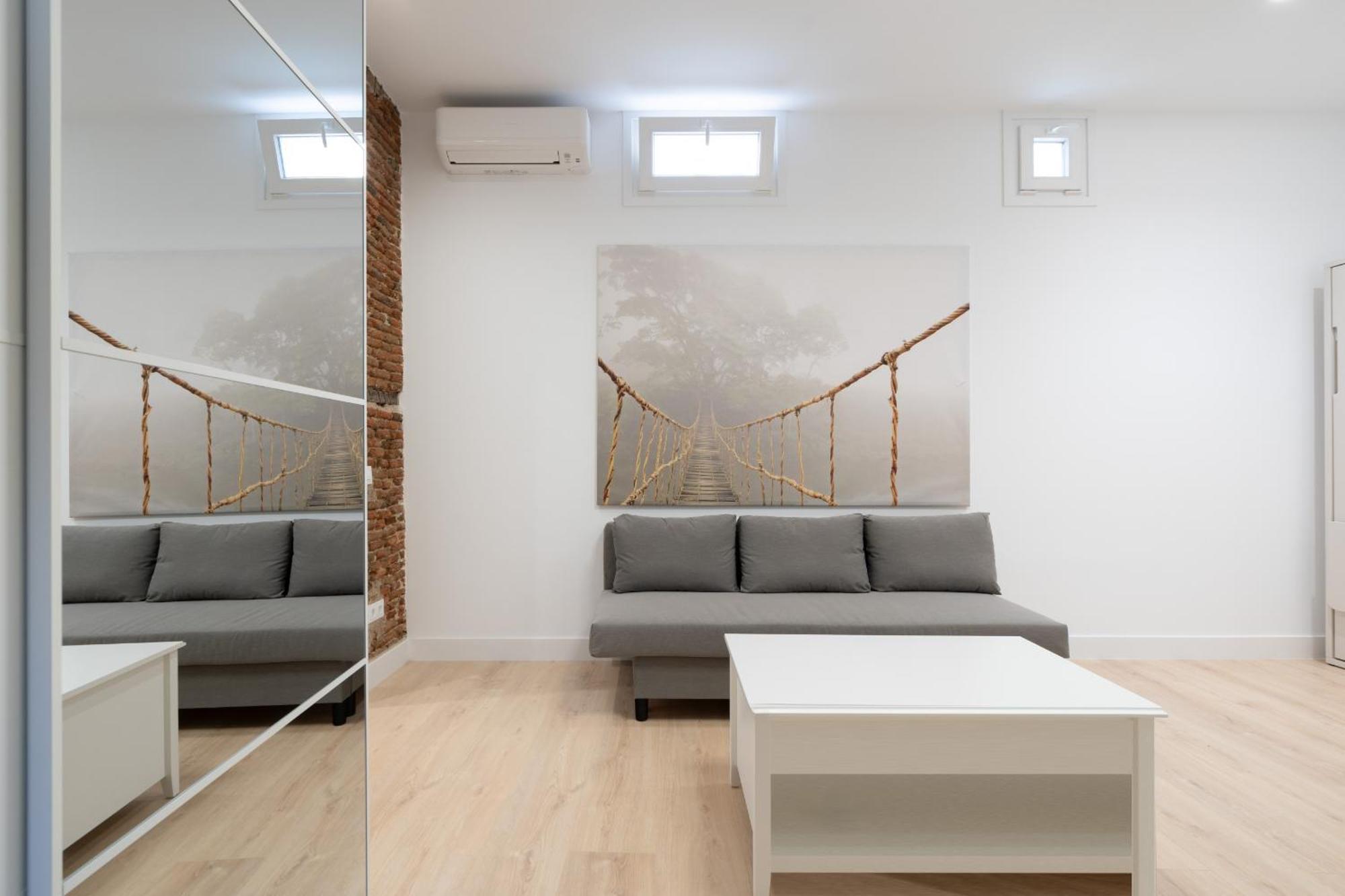 Loft Para 4 Personas En Cuatro Caminos Alquiler Temporal Madrid Exterior photo